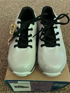 Nautilus Women's N1075 Spark Oxford carbon toe